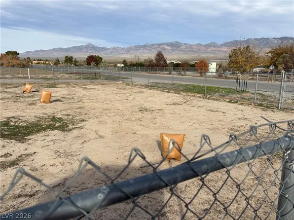 5580 Johnnie Mine St, Pahrump, NV 89060