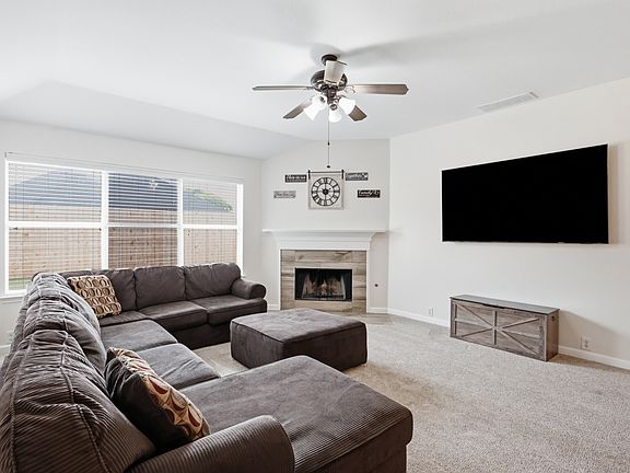 2nd image of 1002 Zachary Dr