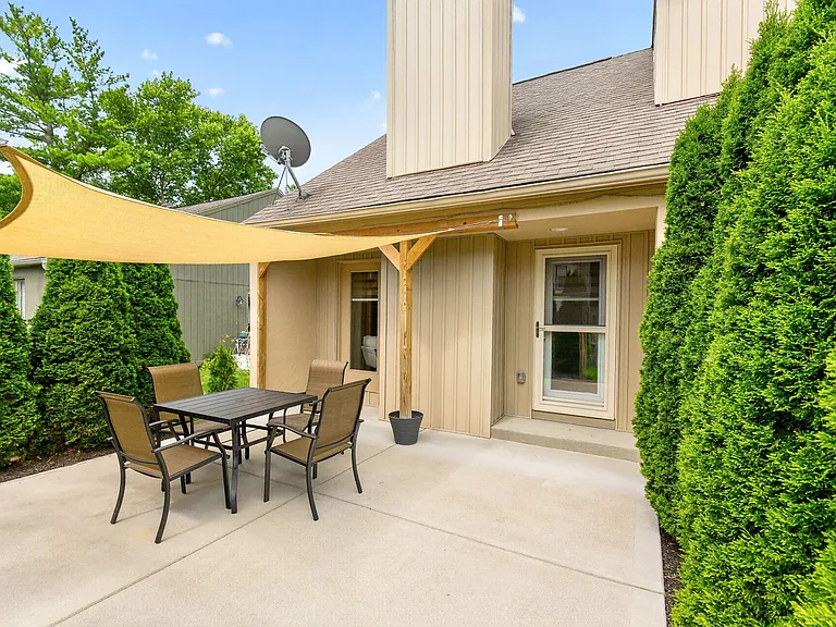 6372 Dummerston Ct — Photo 14