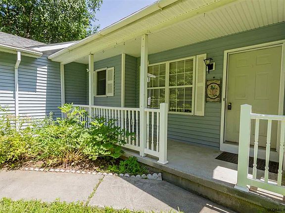 2nd image of 27 Schuyler Way