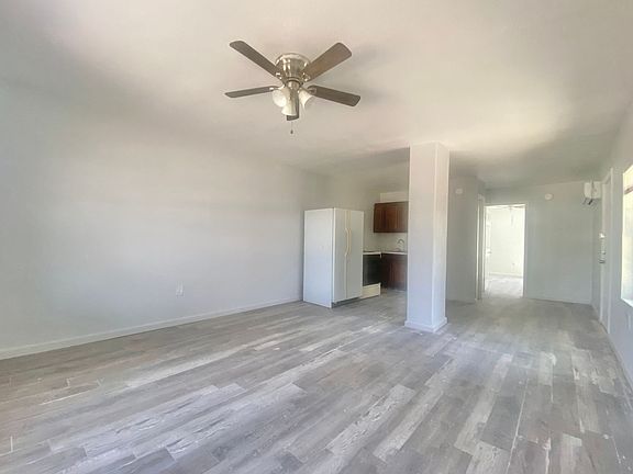 3rd image of 2107 Avenue L #B
