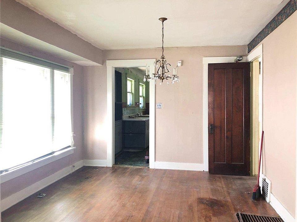 2nd image of 4202 Bellefontaine Ave
