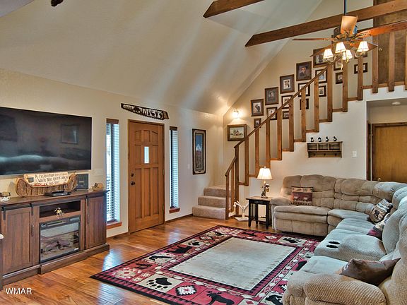 2nd image of 403 E Linda Ln
