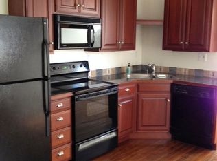 929 N 3rd St APT 4, Saint Charles, MO 63301