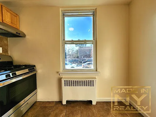 Rented by Made In NY Realty | media 8