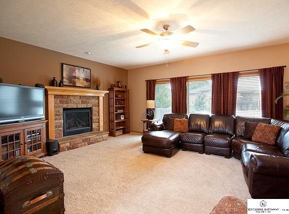 5th image of 11909 S 51st St