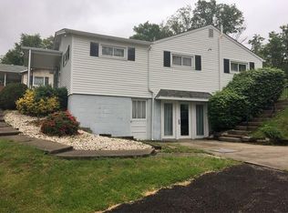 362 Coyle Curtain Rd, Monongahela, PA 15063