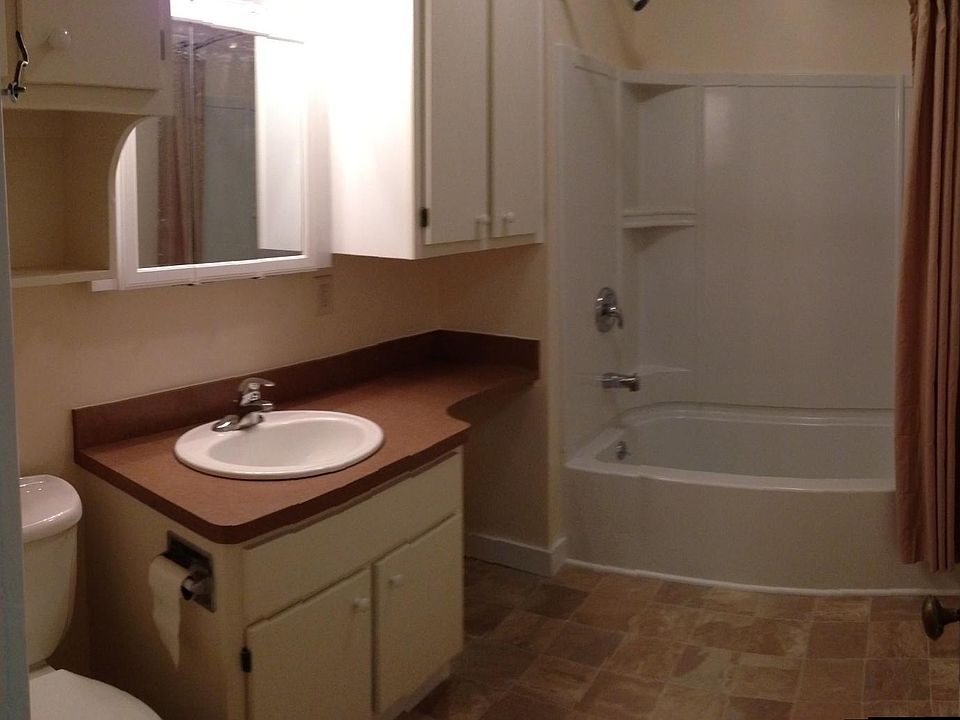 2nd image of 649 Dewitt St