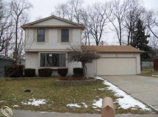 763 Norchester St, South Lyon, MI 48178