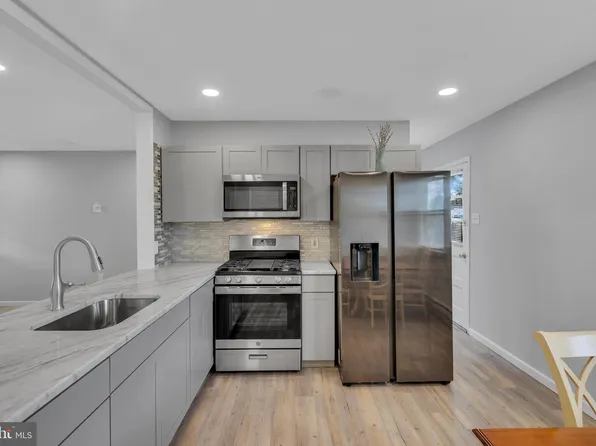 6 Eagle Lake Dr, Little Egg Harbor, NJ 08087