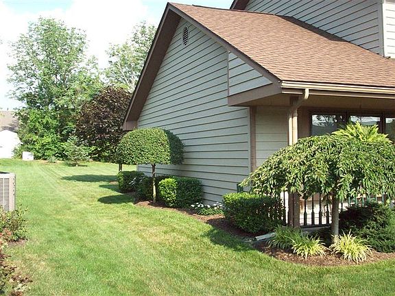 3rd image of 1046 Drake Ct