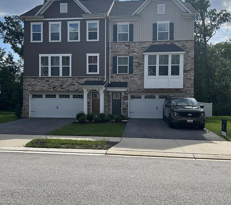 1st image of 558 Katherine Ave