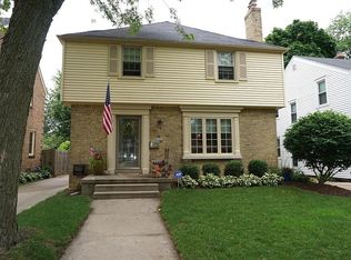5063 N Diversey Blvd, Whitefish Bay, WI