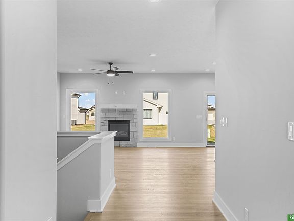 4th image of 20934 Ellison Ave