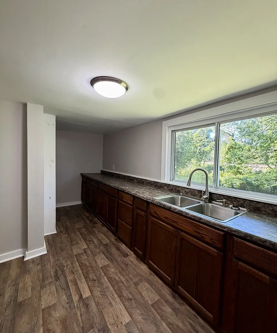 2 bed, 970 sqft, $1,375 — Photo 3