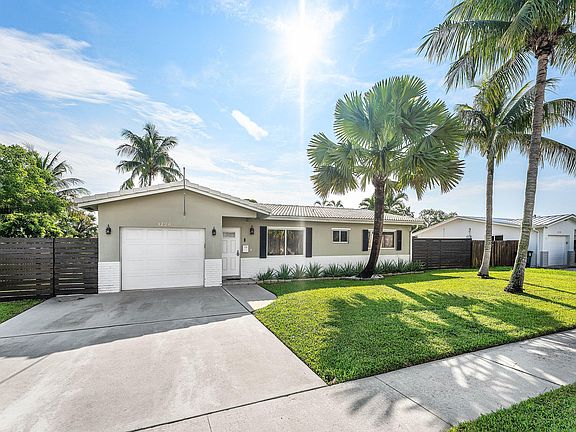 2nd image of 1224 SW 16th Avenue