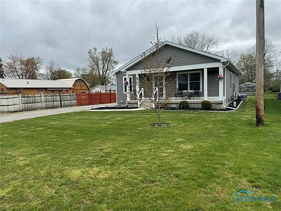 3rd image of 303 S Maple St