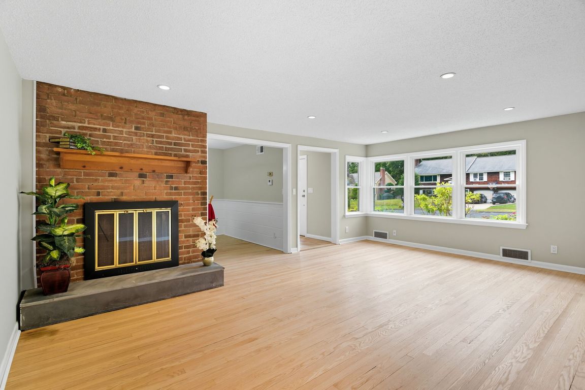 next background image