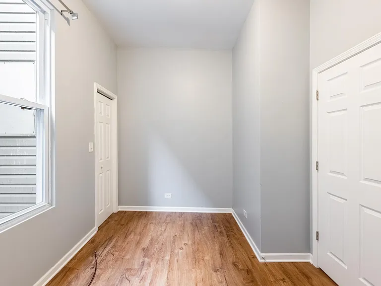 1102 W 18th St #3F — Photo 8