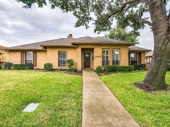 2216 Creekview, Carrollton, TX 75006