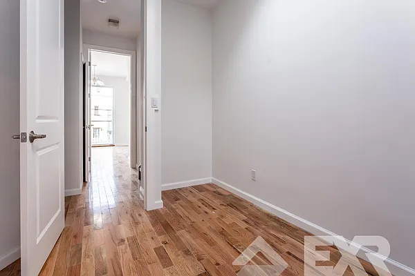 Rented by EXR | media 6