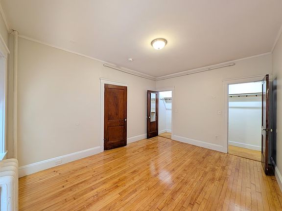 4th image of 15 Linnaean St #21