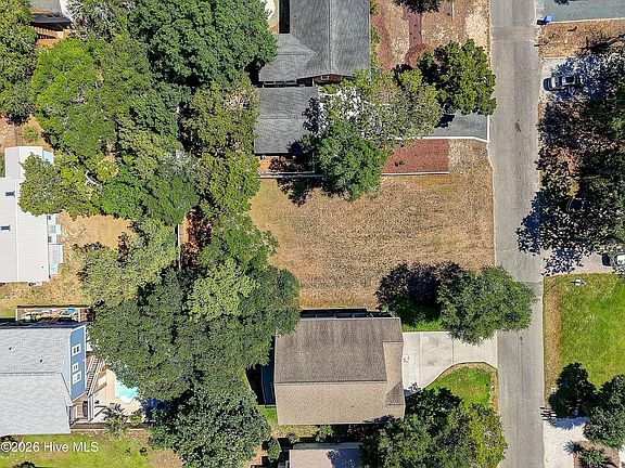 2nd image of 107 SE 35th St #8