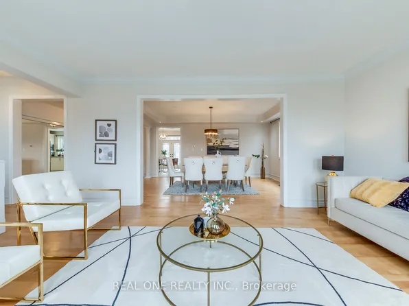 2326 Rockingham Dr, Oakville, ON L6H 7J4