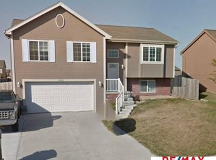 20942 Oak St, Gretna, NE 68028