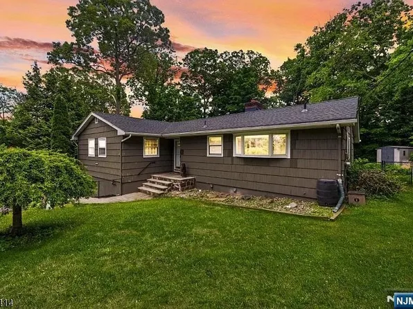 128 Up High Crest Road, West Milford, NJ 07480