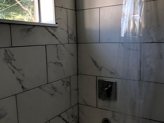 5th image of 318 Ames Pl
