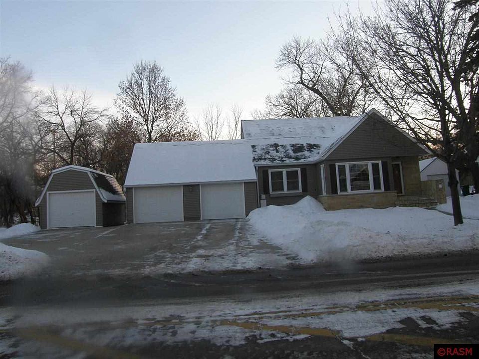 1st image of 327 Blue Earth St