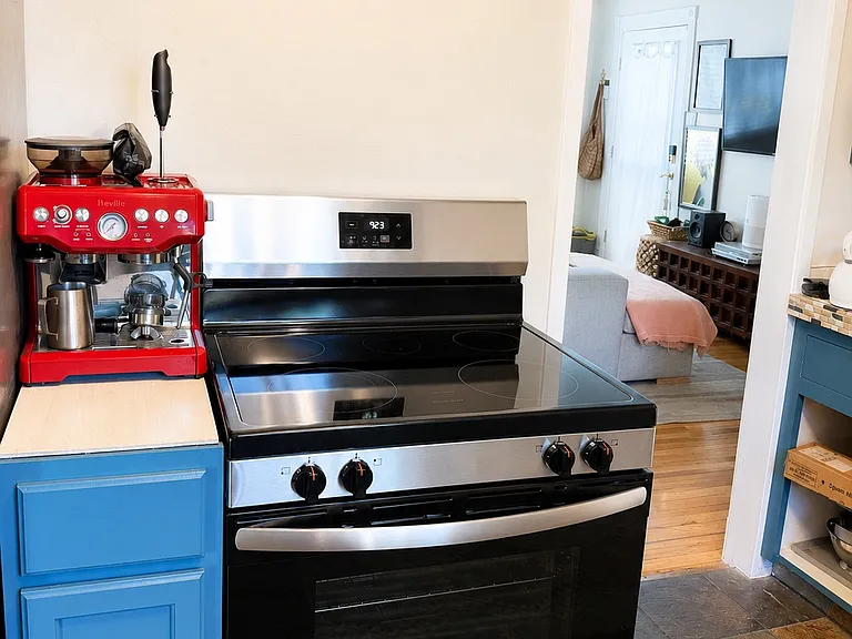 Kitchen new stove