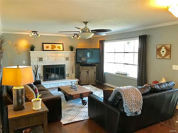 2nd image of 10 Rushmore Dr