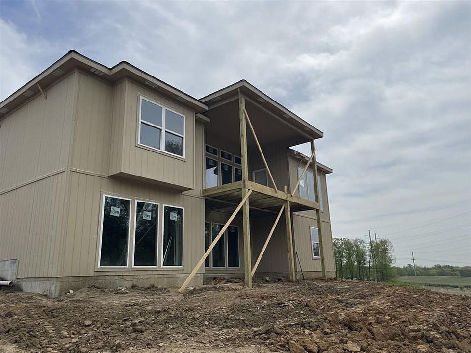2nd image of 9017 N Colorado Ave