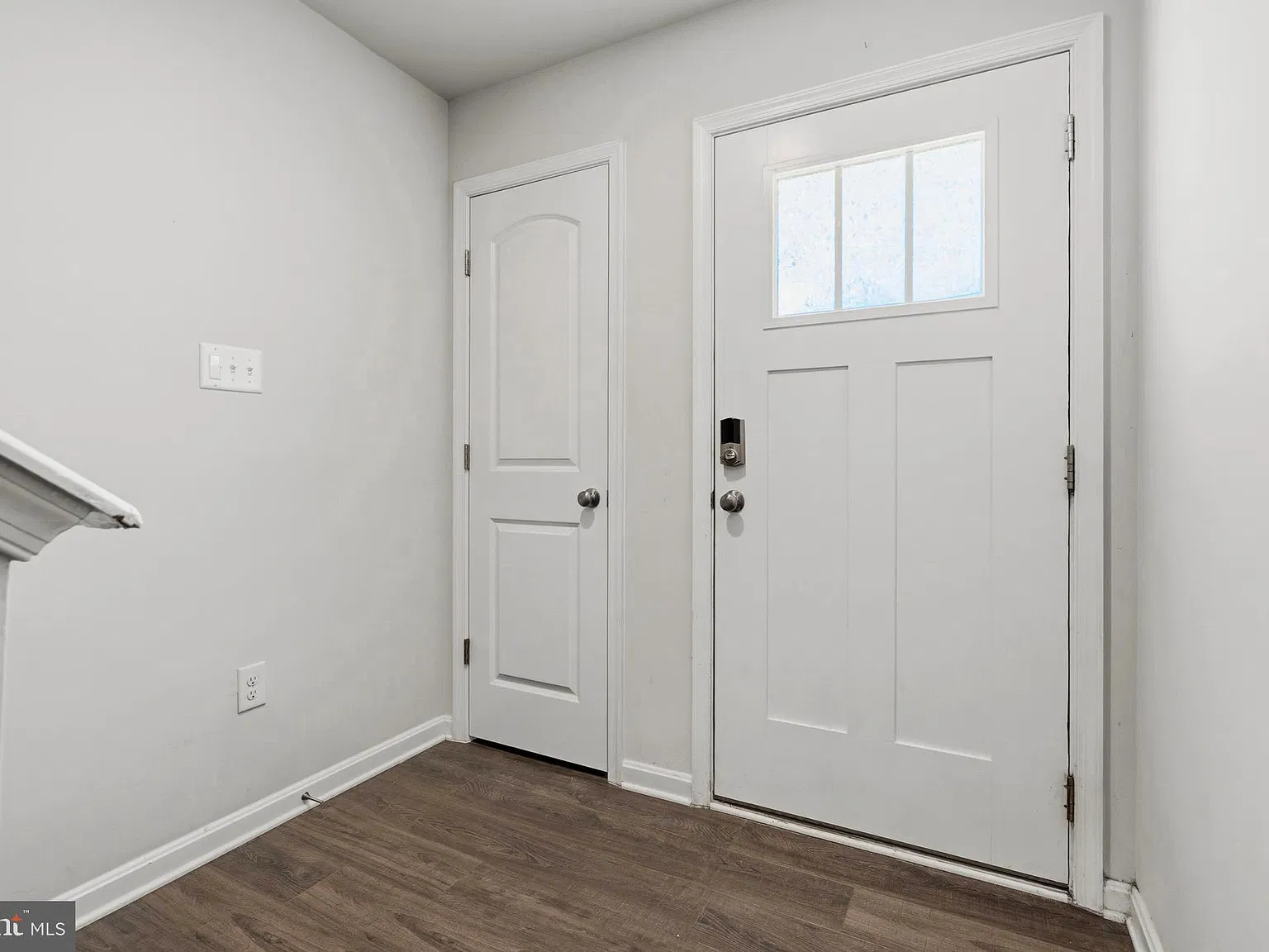 3 bed, 2.5 bath, 2420 sqft, $1,950 — Photo 3