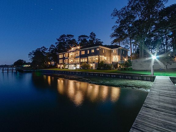 2nd image of 4116 Hermitage Pt