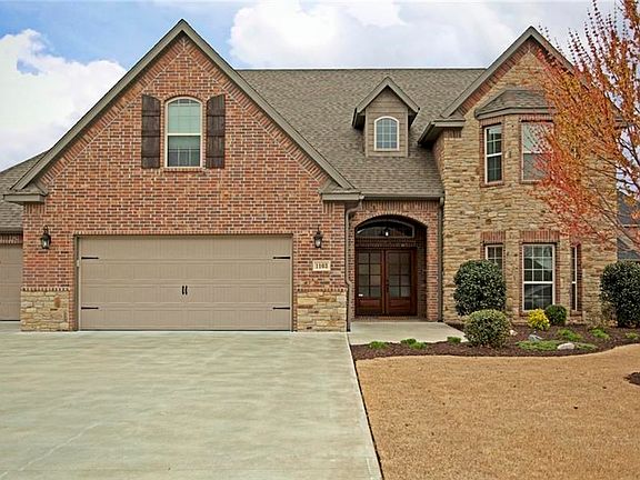 2nd image of 1103 SW Amesbury Pl