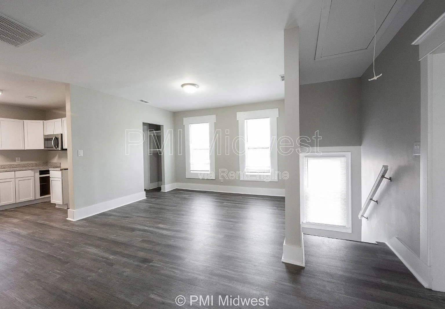 3 bed, 1.0 bath, 1031 sqft, $1,299 — Photo 3