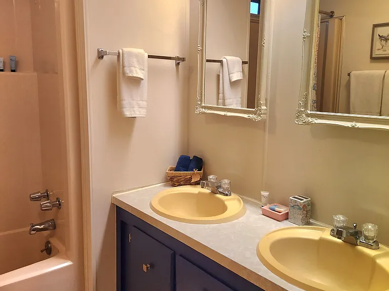 7900 E Northlake Dr — Photo 10