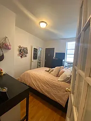 Rented by R New York