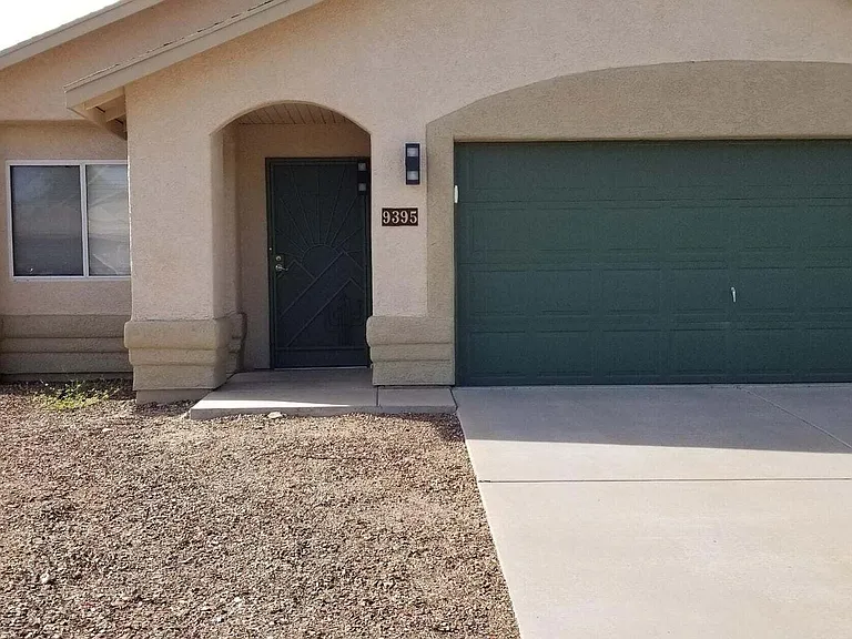 9395 E Lochnay Ln — Photo 1