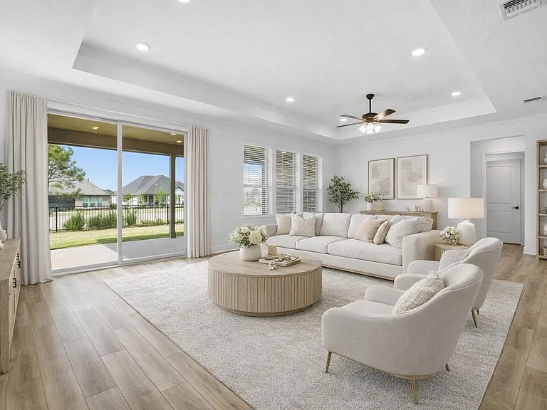 9727 Rockwell Dr — Photo 4