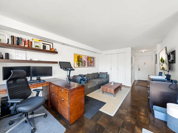 330 3rd Avenue 8D image 2 of 8