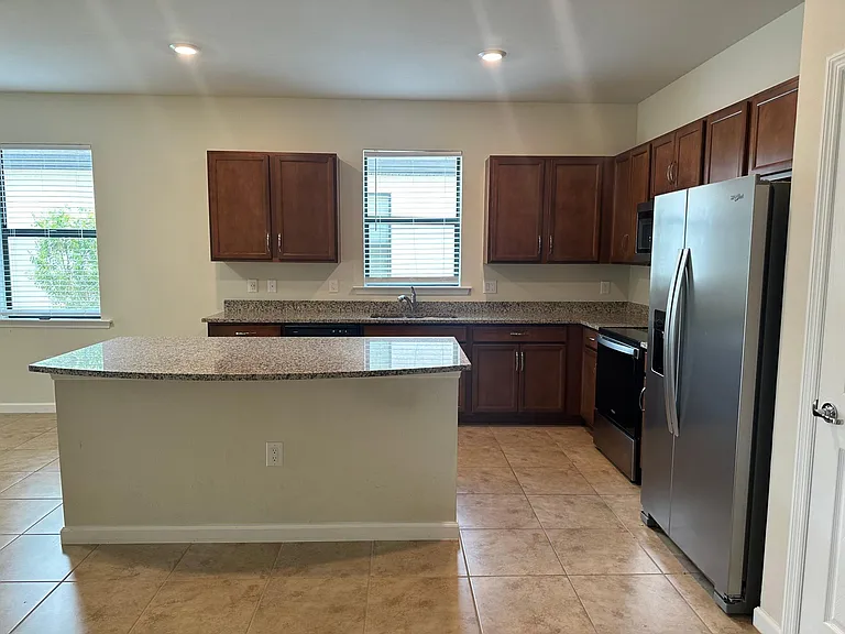3932 Black Eagle Ln — Photo 3