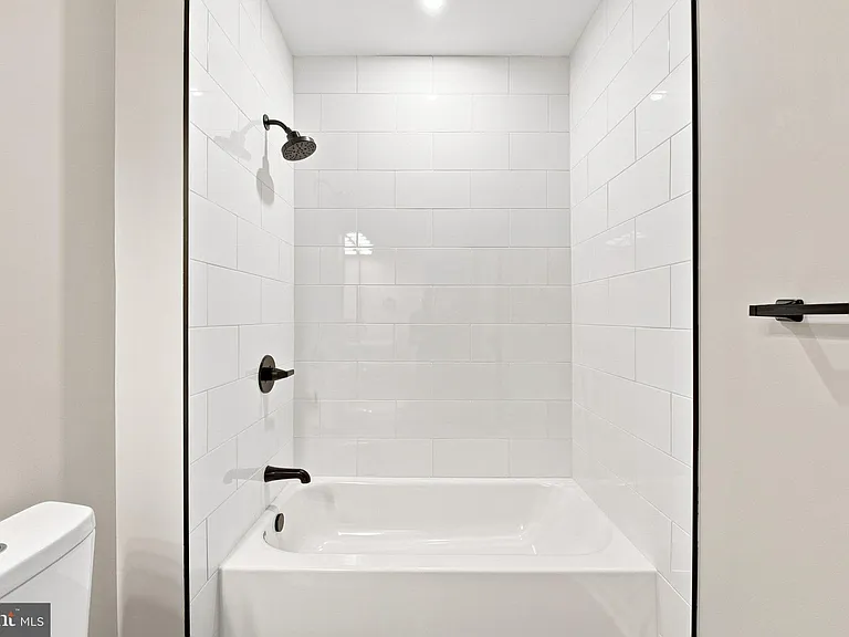 107 Broad Ave — Photo 10