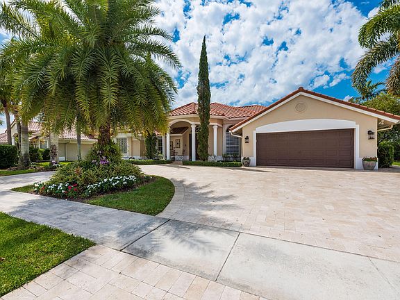 3rd image of 10535 Maple Chase Dr