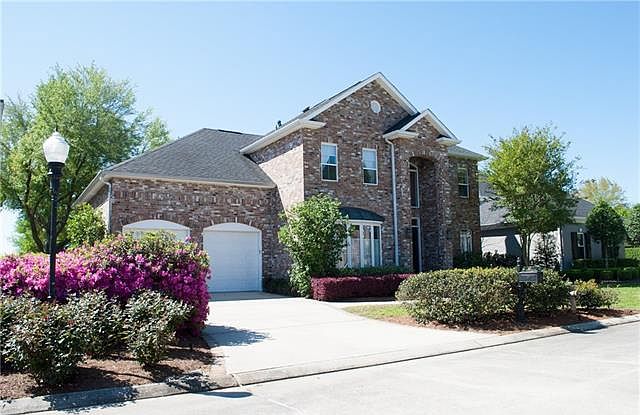 1st image of 47 Fairway Oaks Dr