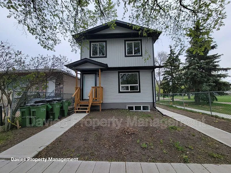 Alberta Avenue — Photo 2