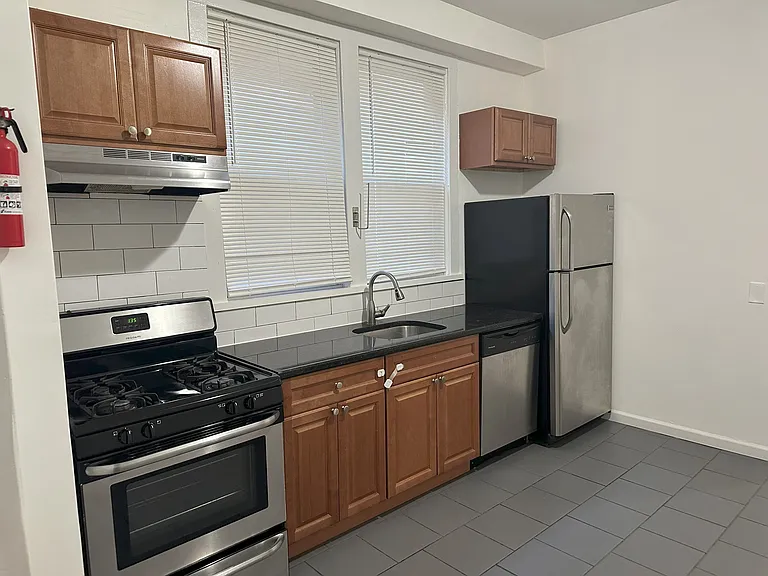 106 Cottage St #2 — Photo 4